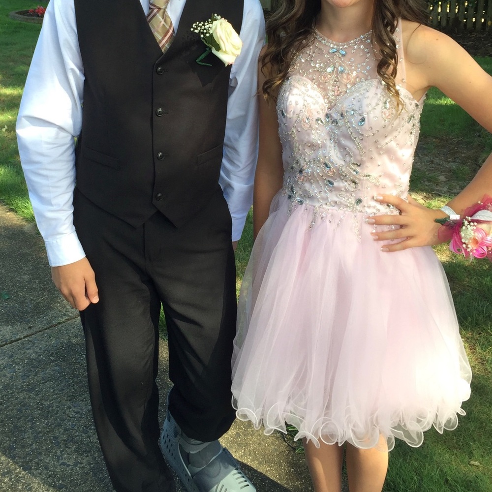 Formal short prom dress. Pink